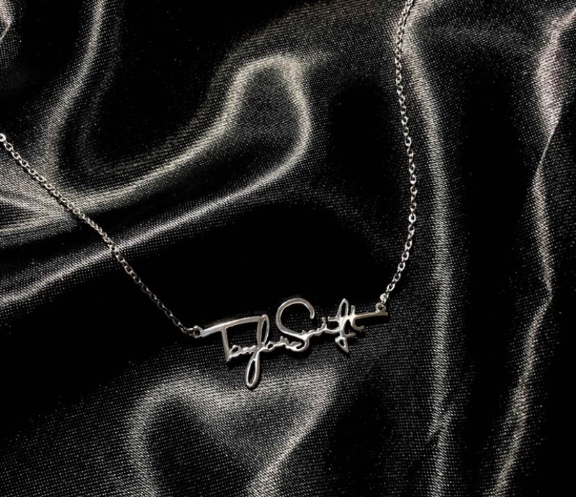 Debut Taylor Swift Necklace